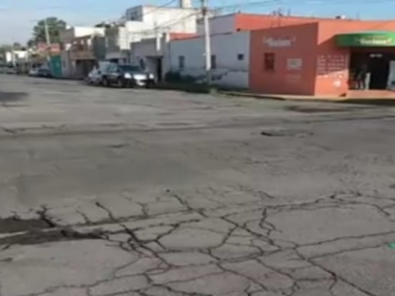 Más de 7 baches, reportan en colonia Azcárate