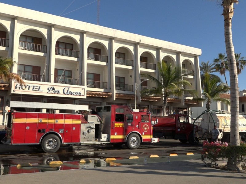 Mas de 7 hrs para erradicar fuego en Hotel