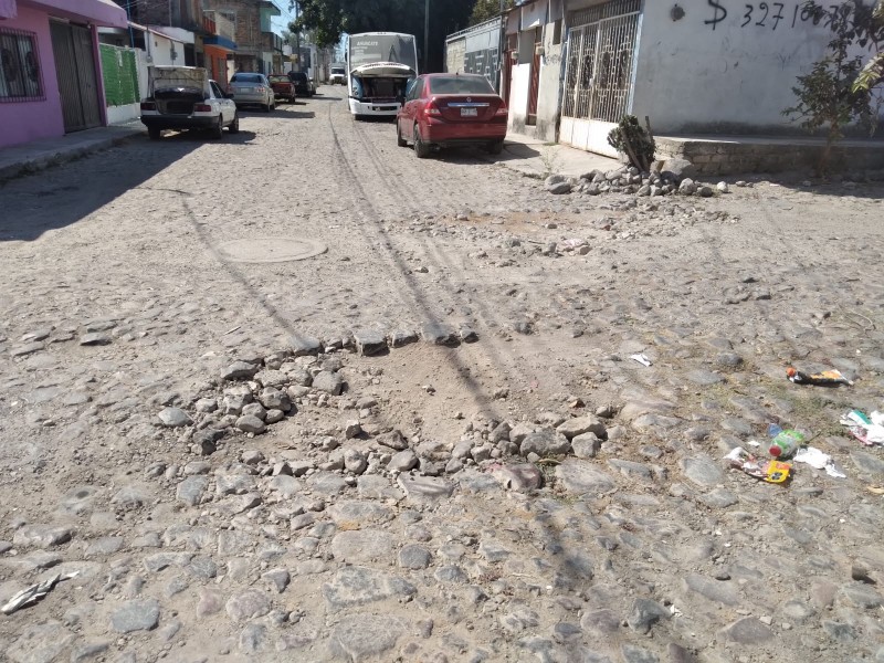 Más de 8 meses en abandono calle Roble