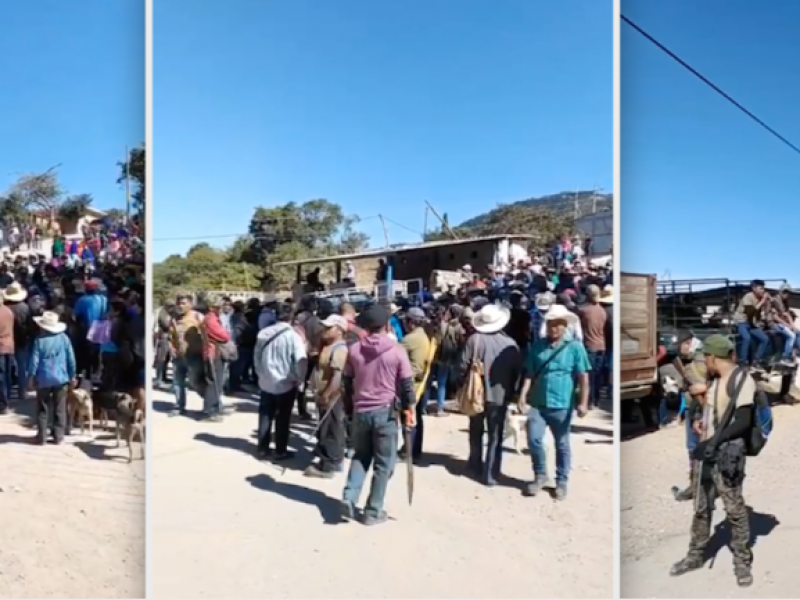 Más de 800 personas bloquean carretera, exigen seguridad en Chilapa