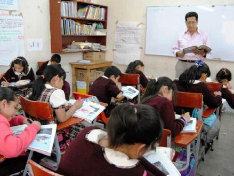 Más de cien mil maestros educan en Jalisco