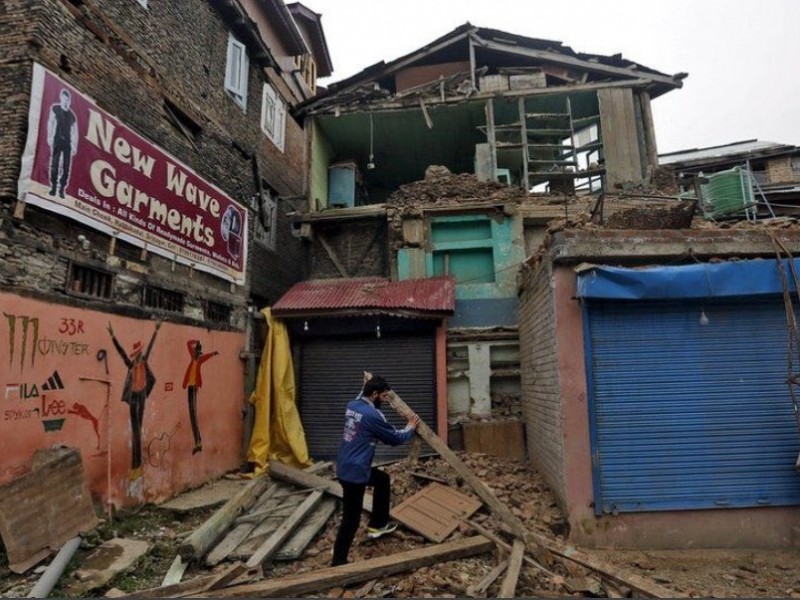 Más de mil muertos tras sismo magnitud 5.9 en Afganistán