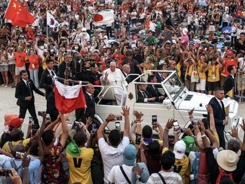 Más de un millón recibe al Papa en Portugal