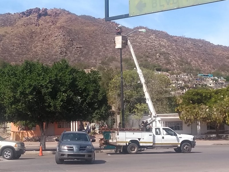 Más del 50% de luminarias sin funcionar