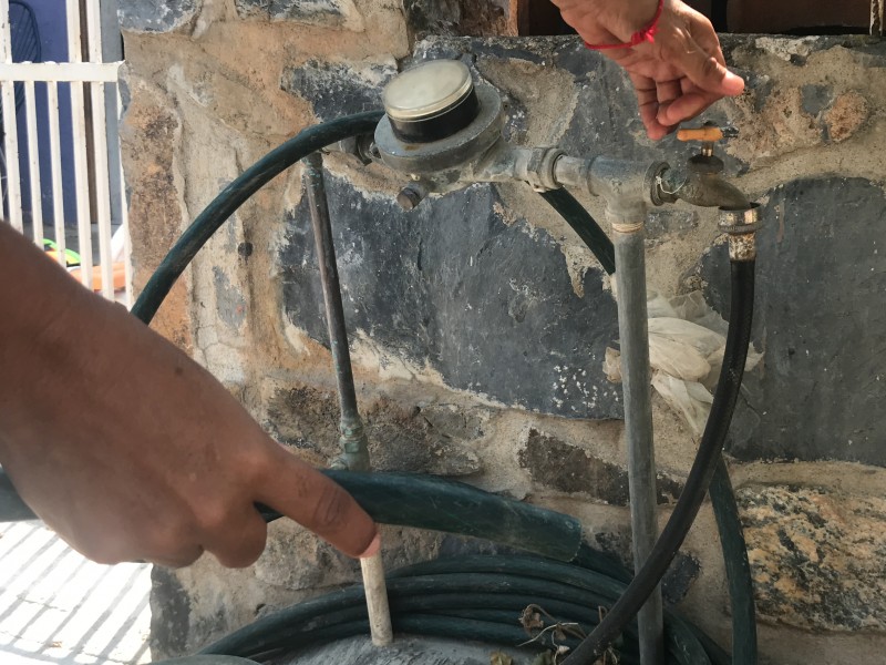 Más del mes sin agua en colonia Esperanza