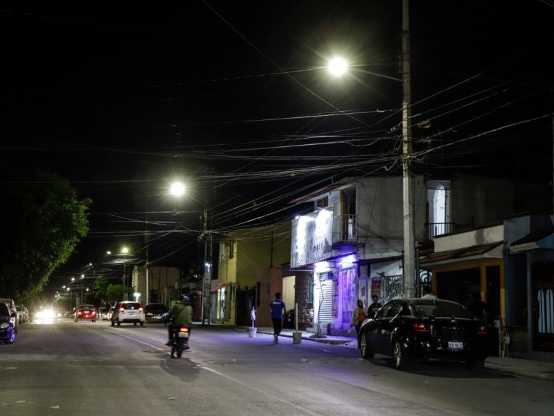 Más iluminación para calles de Querétaro