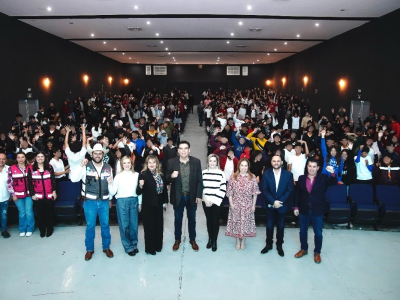 Más Salud Menos Adicciones, conferencia para jóvenes