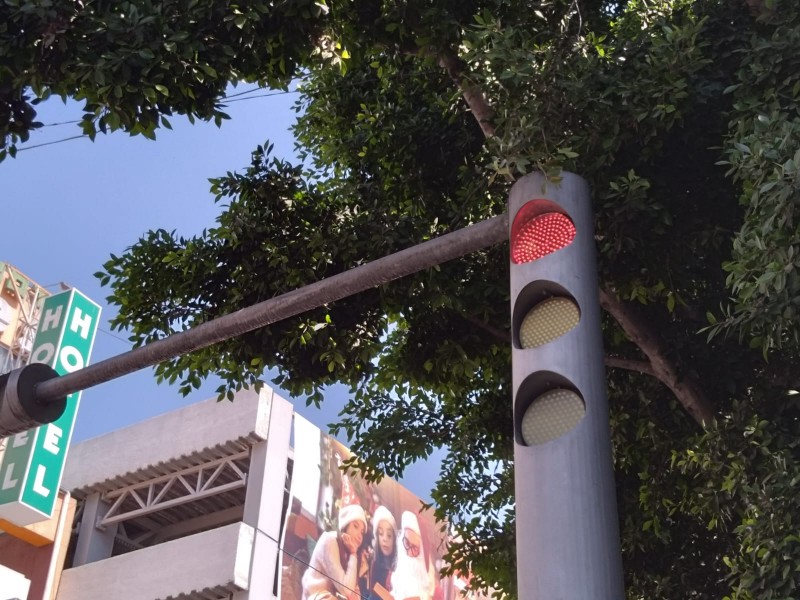 Más semáforos y boyas en nuevos puntos para evitar accidentes