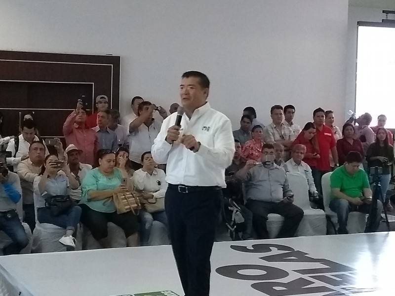 Más trabajo por Ahome, compromete Álvaro Ruelas