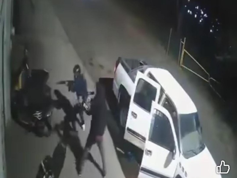 Ataque en bar en Uriangato, una persona resulta herida de bala.