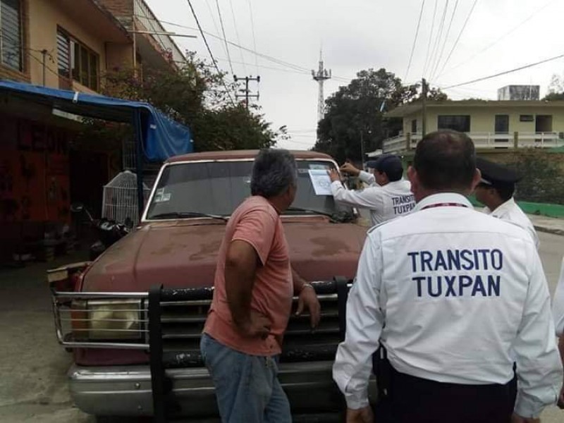 Vehículos abandonados en Santiago de la Peña