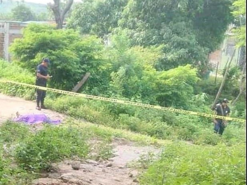 Matan a hombre con una piedra en Atoyac