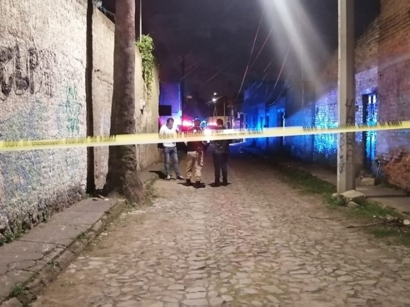 Matan a hombre y raptan a custodio en Guadalajara