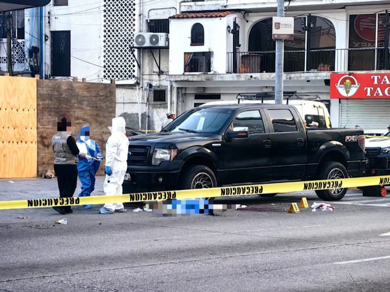 Matan a sujeto en plena avenida Costera en Acapulco