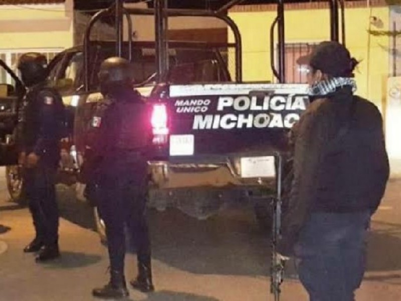 Matan a una mujer y dejan a dos menores heridos