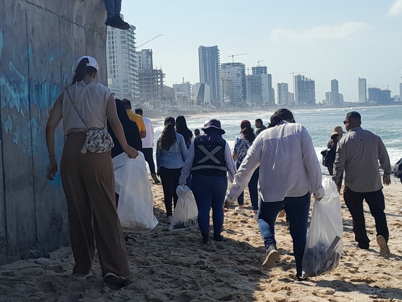 Mazatlán se suma a la lucha contra la contaminación de playas