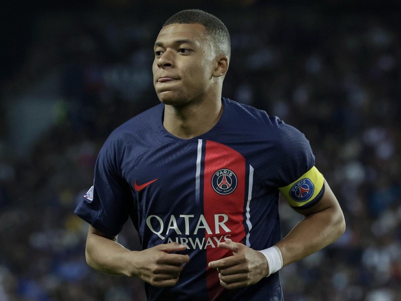 Mbappé se queda en el PSG