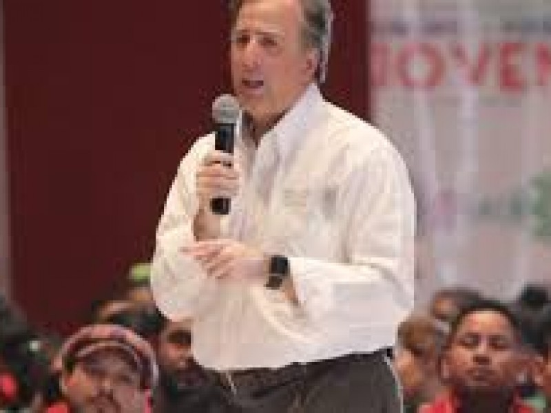 Meade defiende aeropuerto