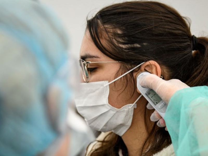 Médicos alertan que Covid-19 también podría causar sordera