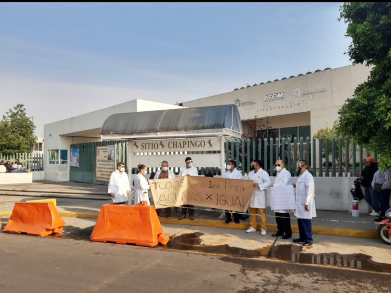 Médicos de Texcoco se manifiestan