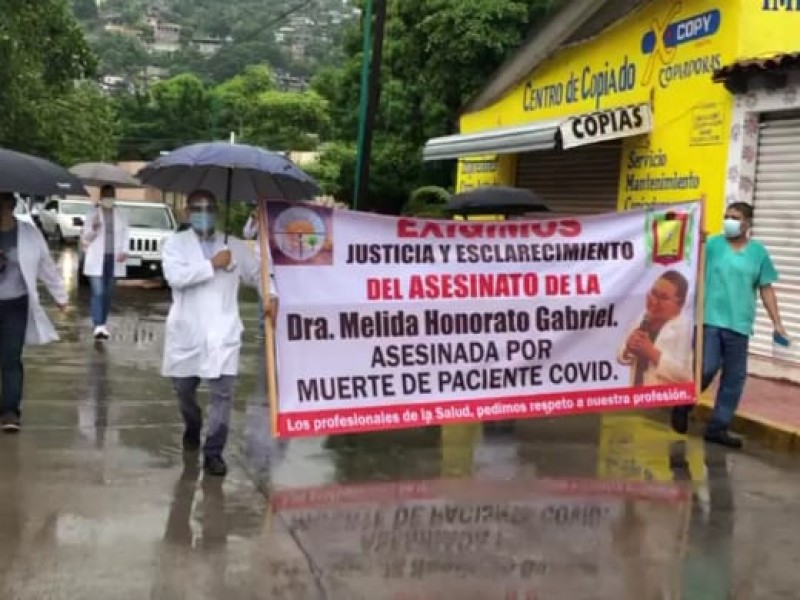 Médicos de Zihuatanejo se suman a marcha nacional