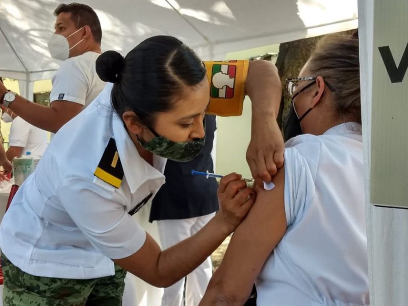 Médicos del sector privado piden ser vacunados