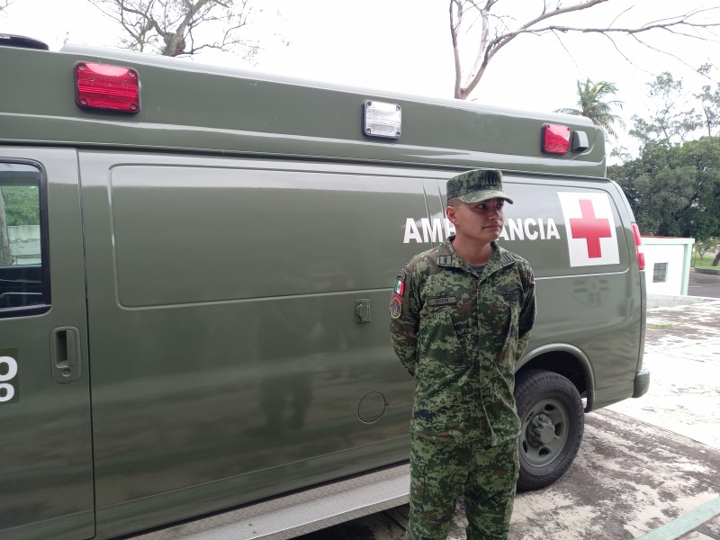 Médicos militares preparados para la atención a civiles