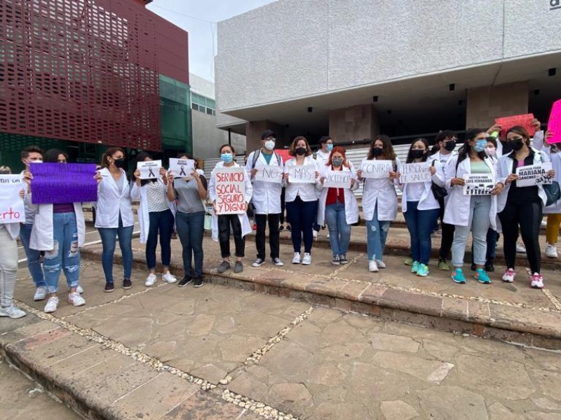 Médicos pasantes exigen mayor seguridad