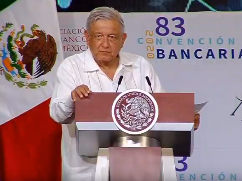 Médicos y científicos hablarán del coronavirus, no políticos; AMLO