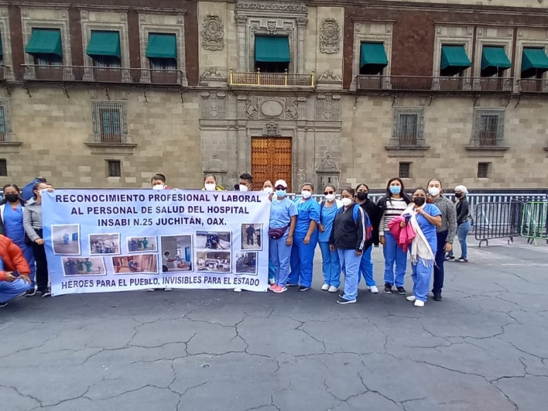 Médicos y enfermeras de Juchitán protestan en México