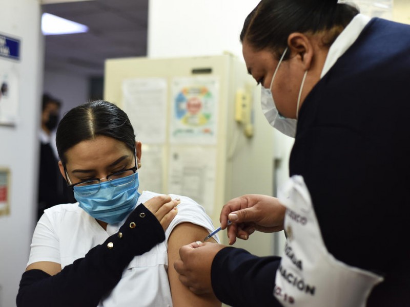 Médicos y enfermeras señalan estar preparados para una tercera ola