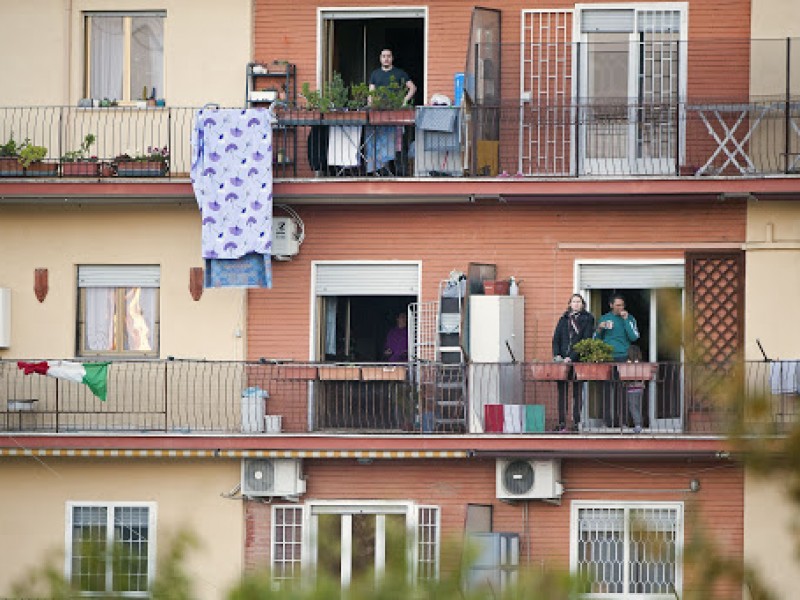 Medidas de prevención son las mismas ante vecino contagiado