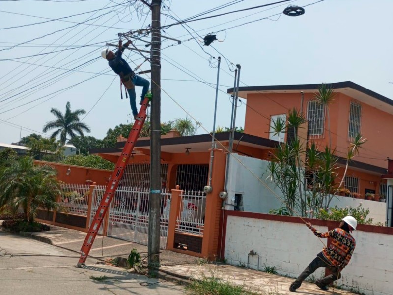 Mega continua en Tuxpan con el retiro de cable