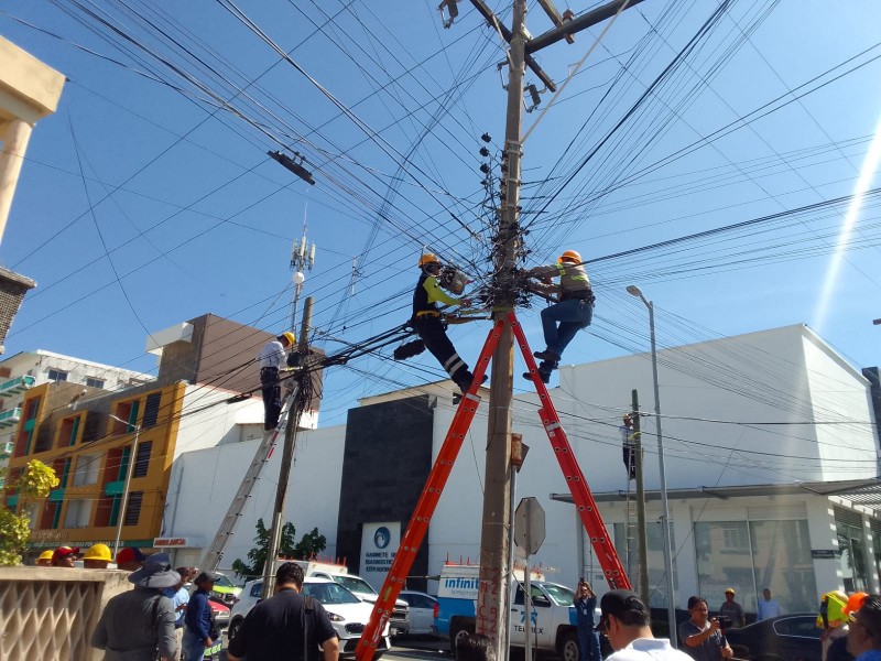 Megacable retirará casi 3 toneladas de cable aéreo en desuso