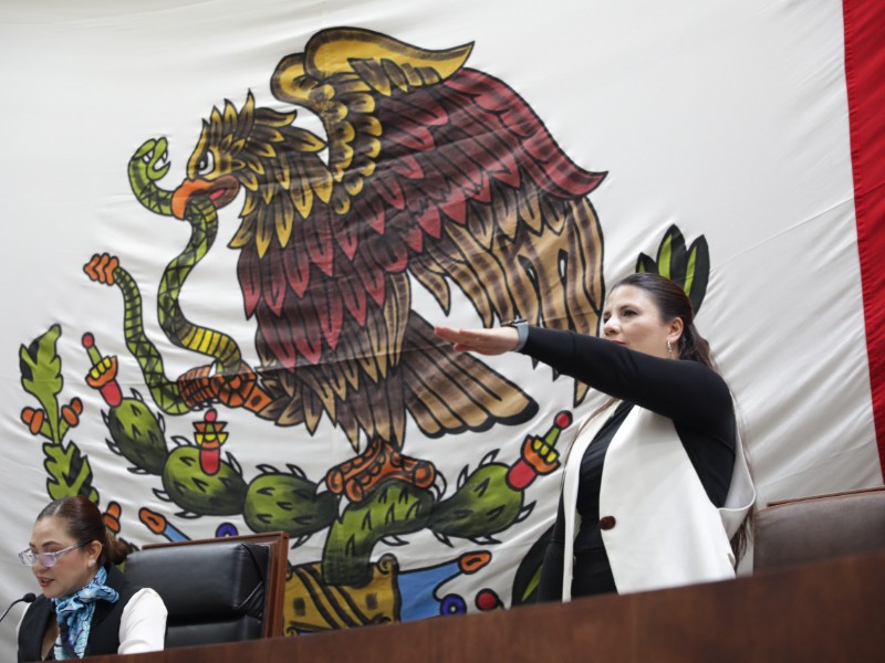 Comparece secretaria de educación; diputados reprochan pago de nómina
