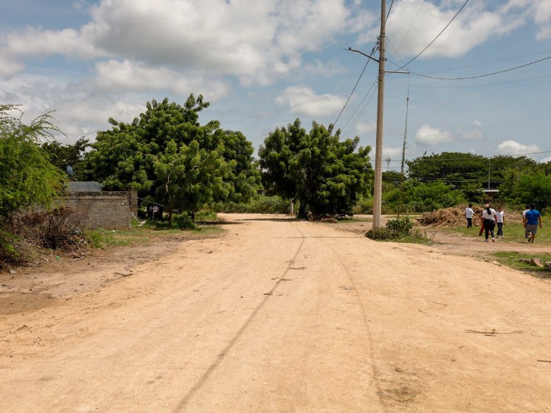 Mejoran acceso a la Primaria Cristóbal Colón en Juchitán