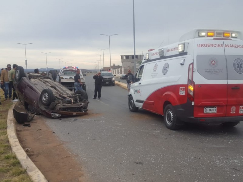 Menor lesionada tras volcadura