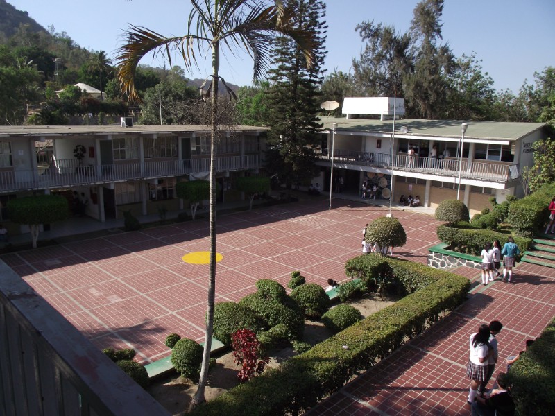 Menor lleva arma a su escuela y genera pánico