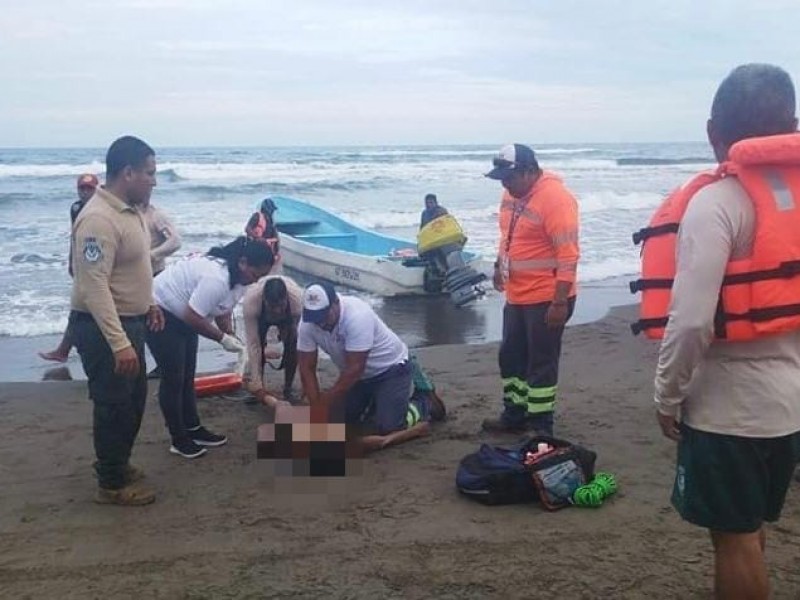 Menor originario de Puebla muere ahogado en playa de Chachalacas