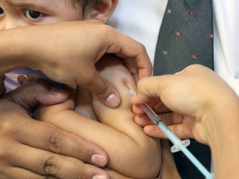 Menores en riesgo ante falta de esquema de vacunación completo