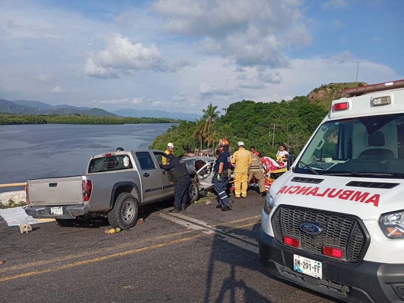 Menores lesionados en accidente registrado en puente Tepalcates, Manzanillo