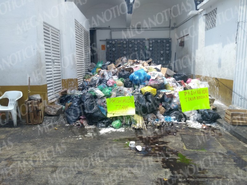 Mercado Ignacio Zaragoza afectado por basura