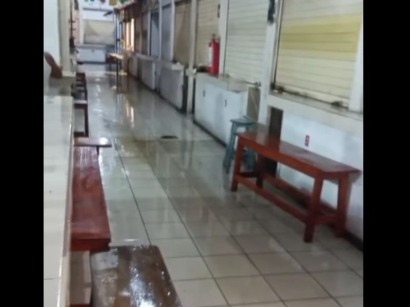 Mercado Ignacio Zaragoza sufre nuevas inundaciones por ciclón Erick
