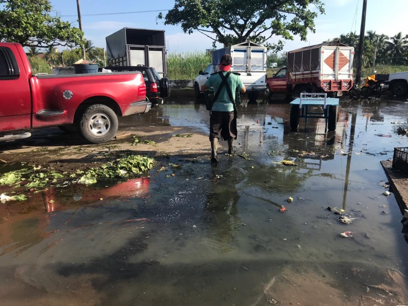 Mercado  Malibrán sufre afectaciones por lluvias