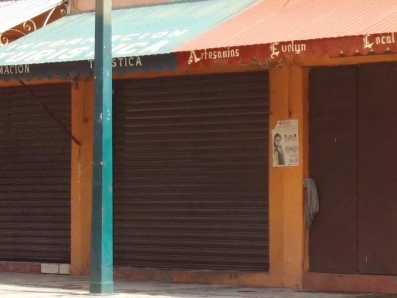 Mercados de artesanías cerrados por temporada baja