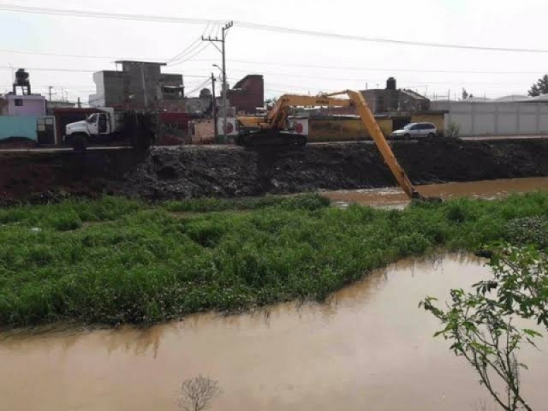 Metales pesados y desechos químicos sepultan los ríos de Morelia