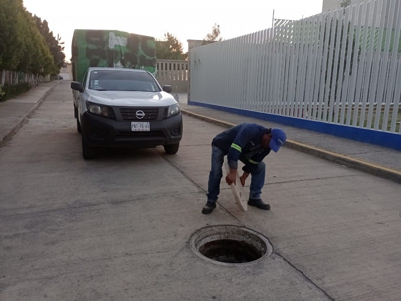 Metepec da respuesta a robo de tapas de coladeras