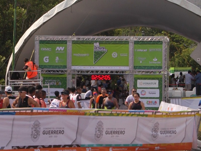 Mexicanos conquistaron el oro en Triatlón Ixtapa-Zihuatanejo 2019