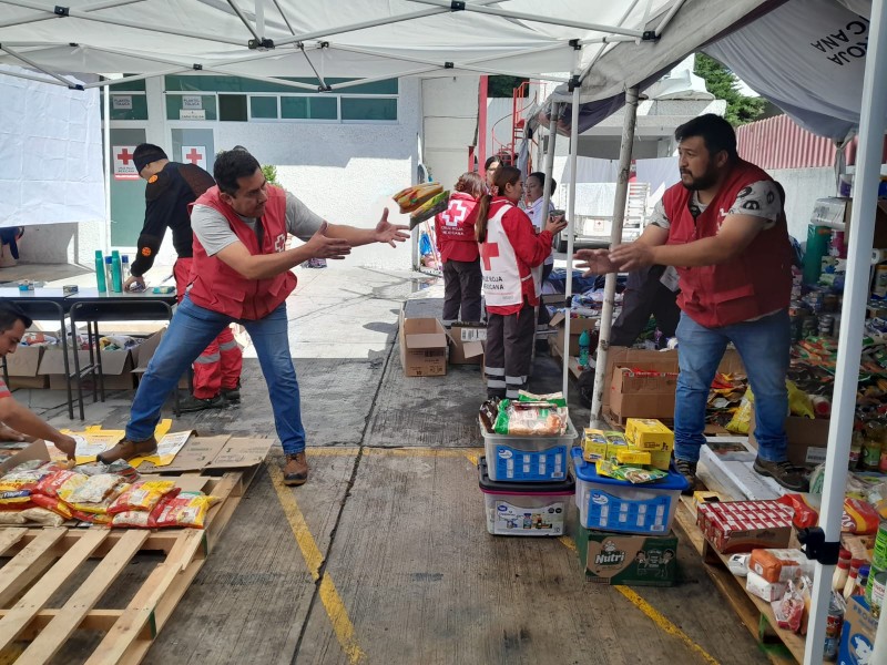 Mexicanos unidos, afluencia en centros de acopio