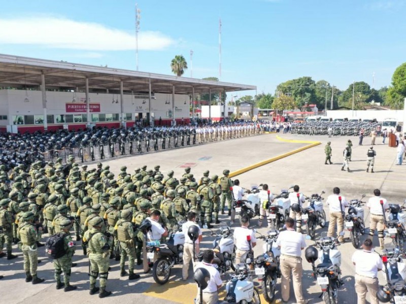 México blinda Río Suchiate para frenar caravana migrante